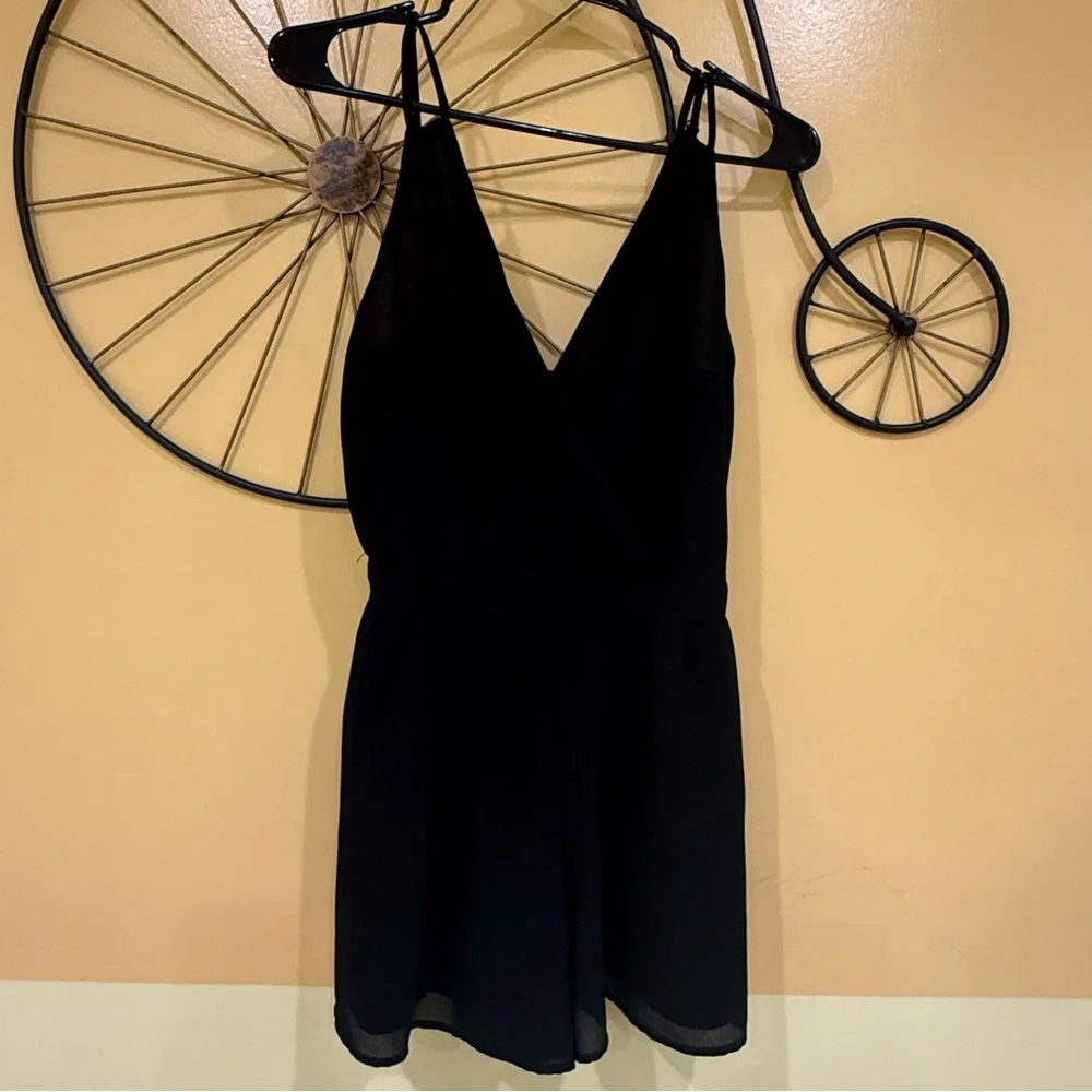 Forever 21 Black V-Neck Jumpsuit - Picture 4 of 7